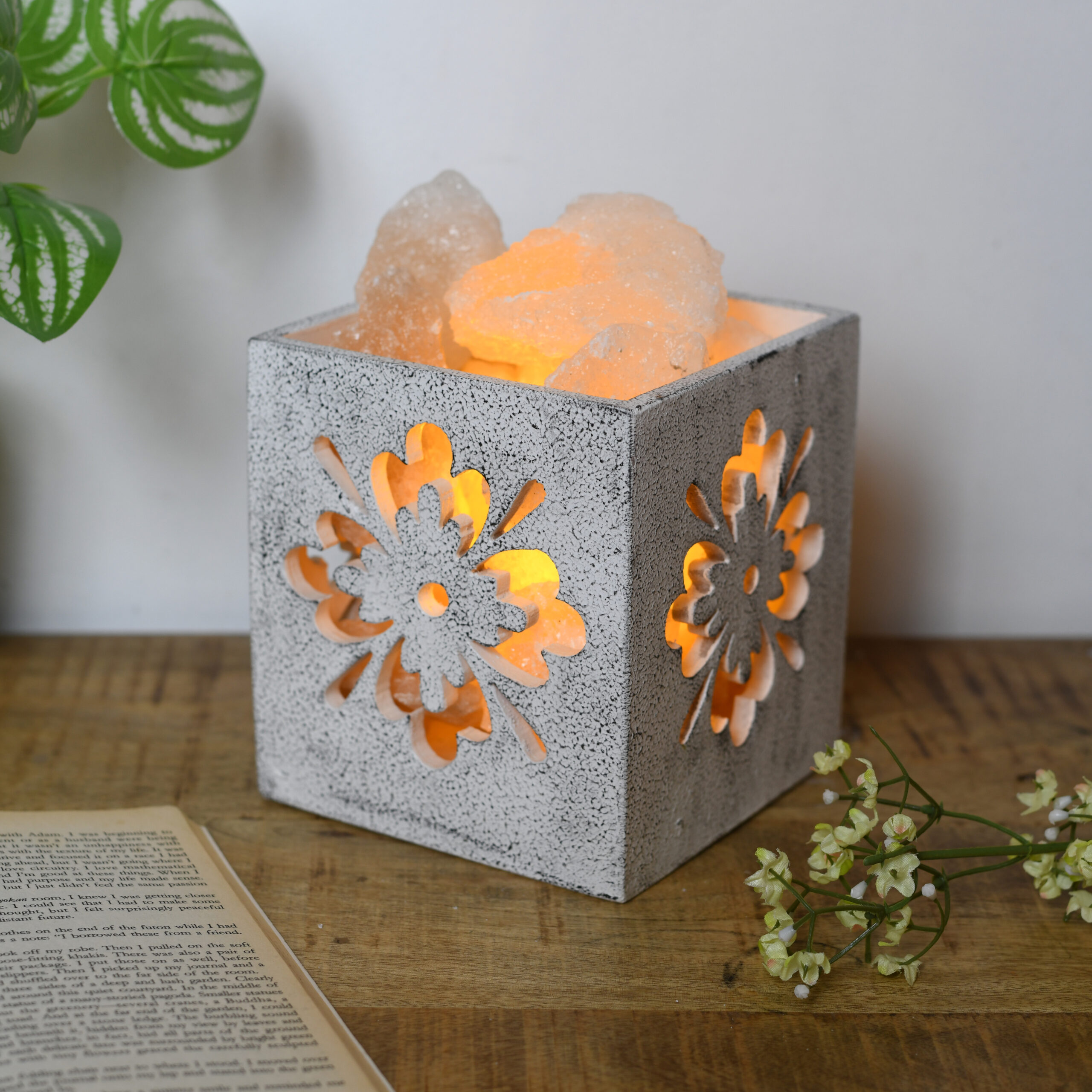 Silver Black Rock Salt Lamp (Flower)